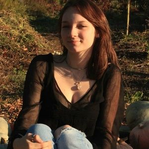 Meet your Posher, Elena